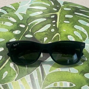 Ray-Ban Polarizer New Wayfarer Classic Sunglasses